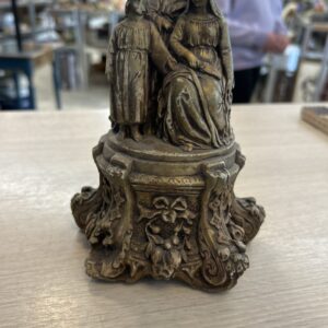 Figur med tre personer