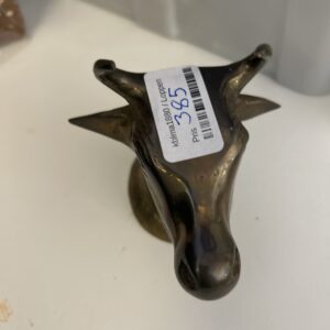 messingfigur af en ko- eller tyrehoved