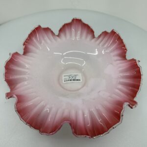 Visitkortskål / Frugtskål i hvidt opaline glas med lyserød flæsekant