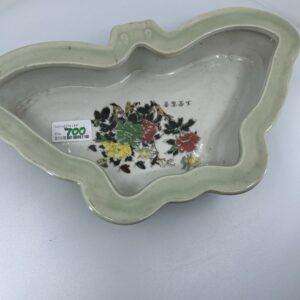 "Antik kinesisk sommerfugleformet bonsaiskål / porcelænsfad med landskabsmotiv og kalligrafi"
