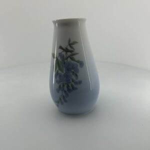 "Smuk B&G porcelænsvase – Motiv af Blåregn" 72/256